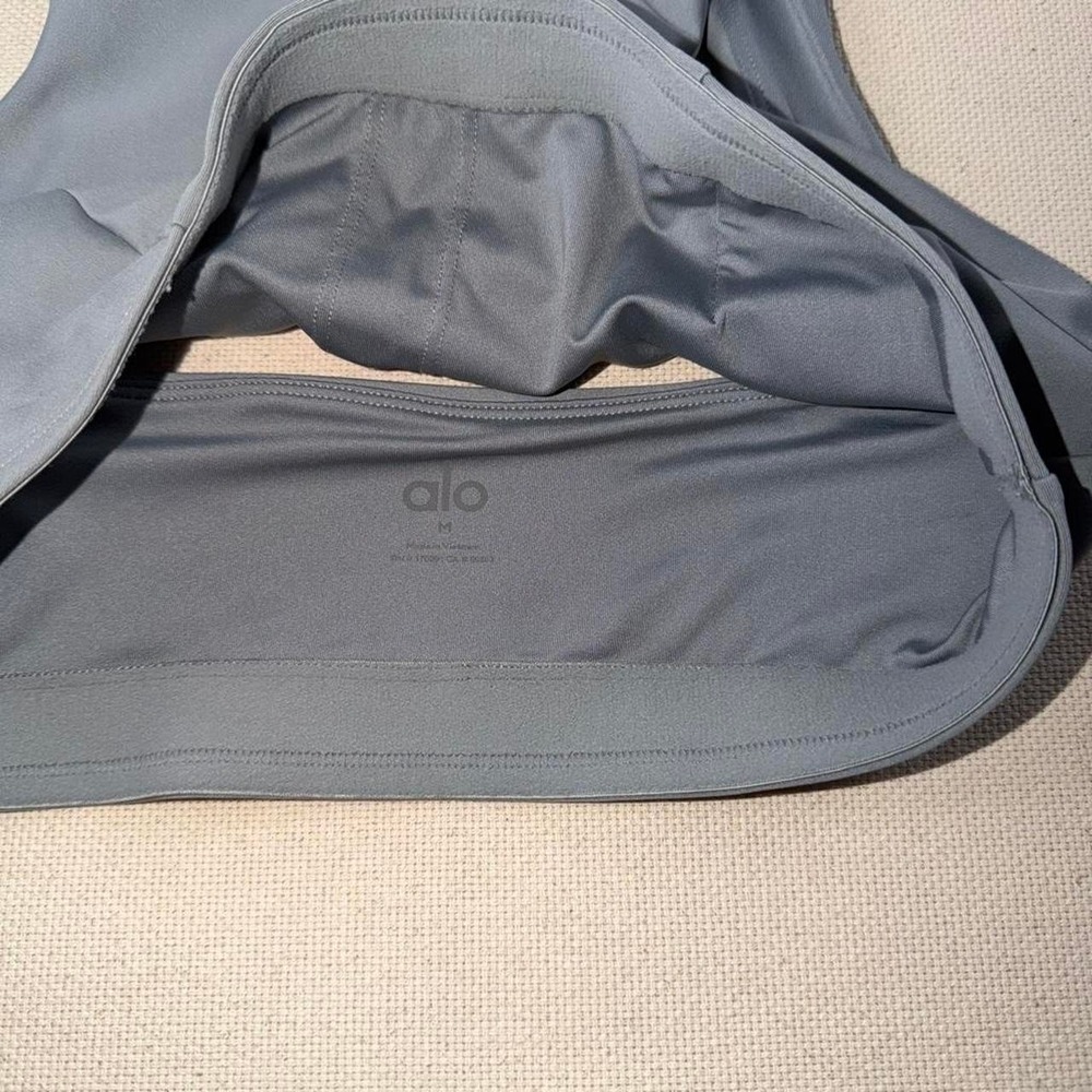 Alo Active Wear - Picture 4 of 4